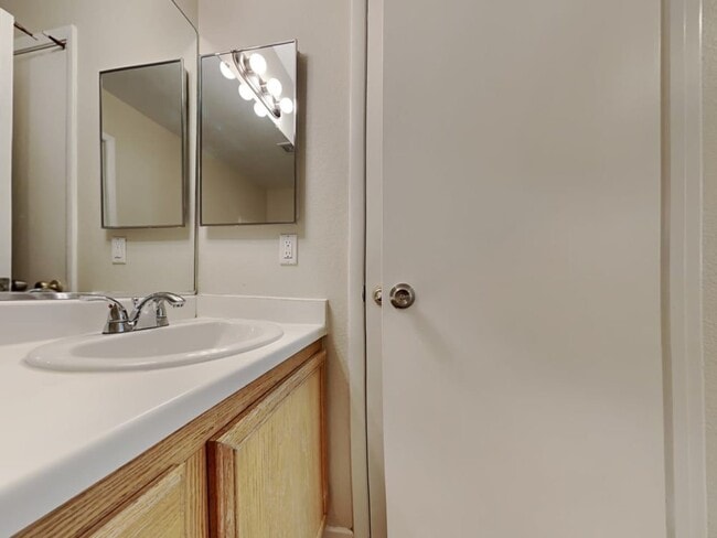 Photo - 1229 Orchard View St