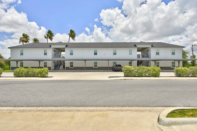 Building Photo - 1207 W Kennedy St Unit Apt 6