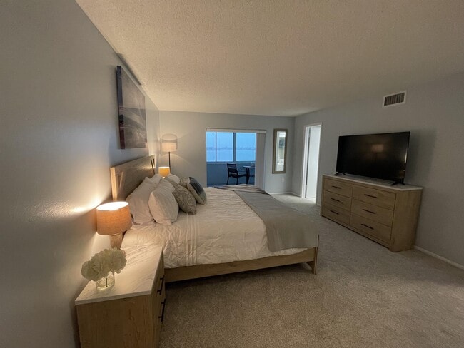 Photo - 4750 Cove Cir