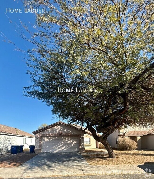 Building Photo - Fantastic Single Story 4 Bedroom 2 Bath ho... Rental