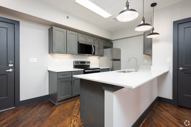 1BR, 1BA - 632SF - Kitchen