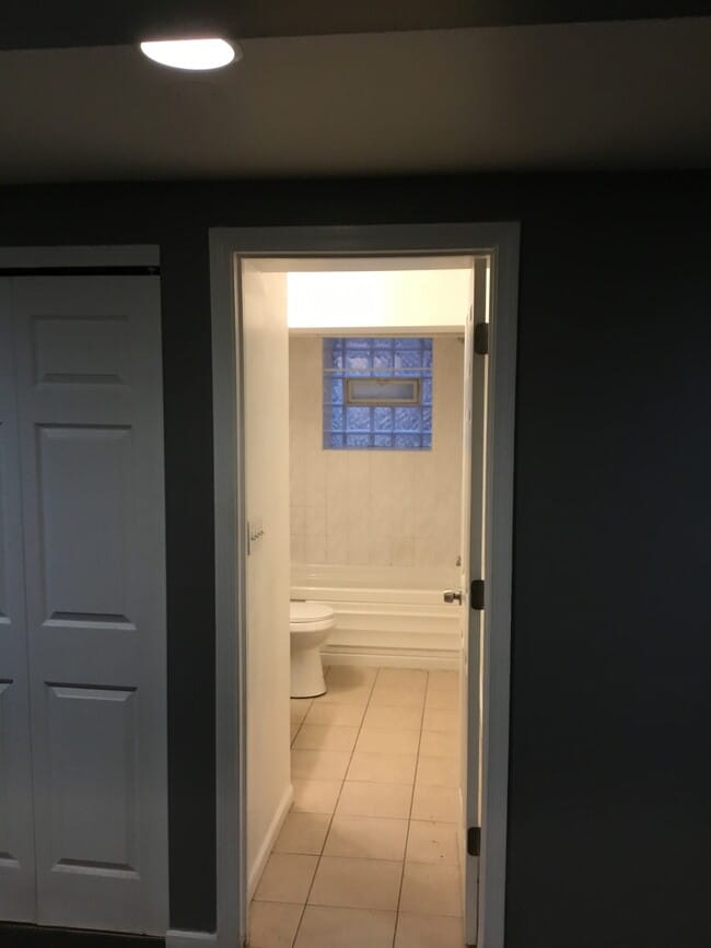 Bathroom - 7516 S Paxton Ave Unit Garden