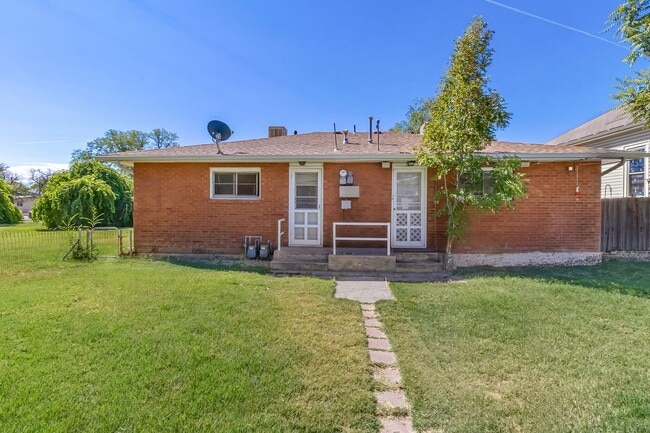 Photo - 950 Teller Ave