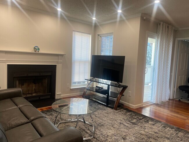 Photo - 1524 Lincoln Way Unidad 1