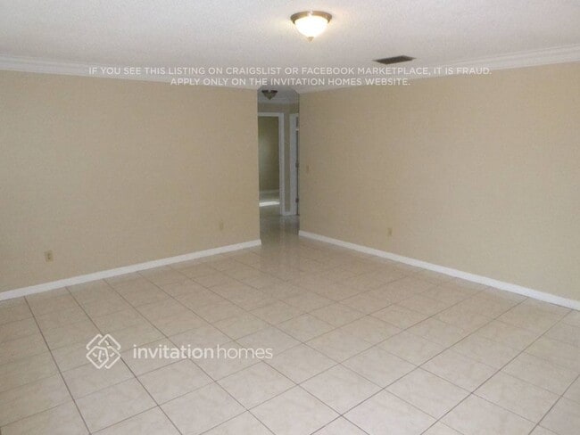 Photo - 4675 Addison St