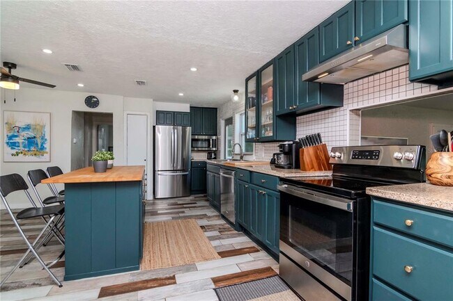 Photo - 1528 W River Shore Way