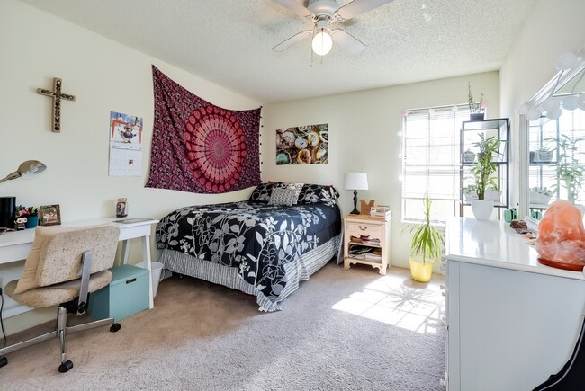 Large bedrooms - 218 N Texas Blvd Condo