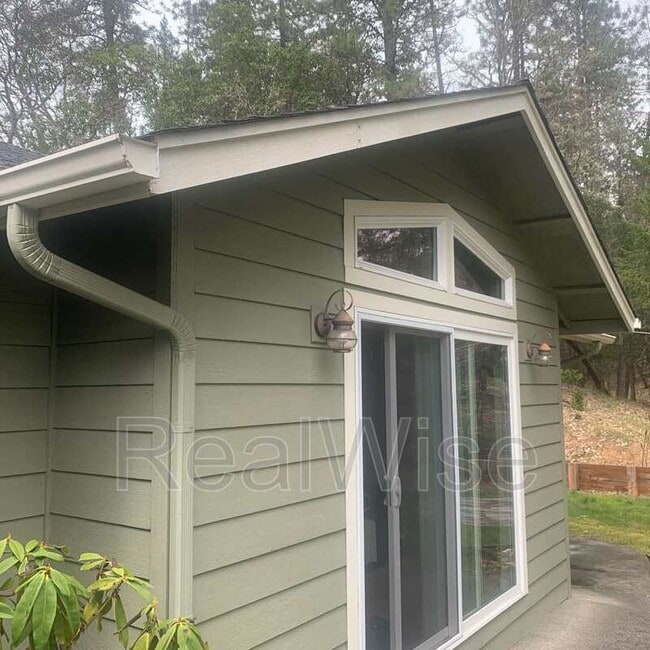 Photo - 373 Donet Ln