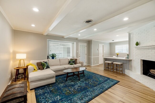 Photo - 4411 Deer Lodge Dr