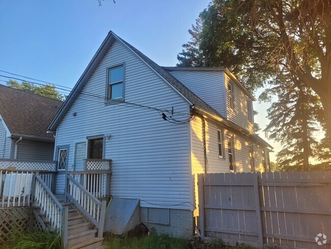 Building Photo - 1803 Hervey Ave Rental