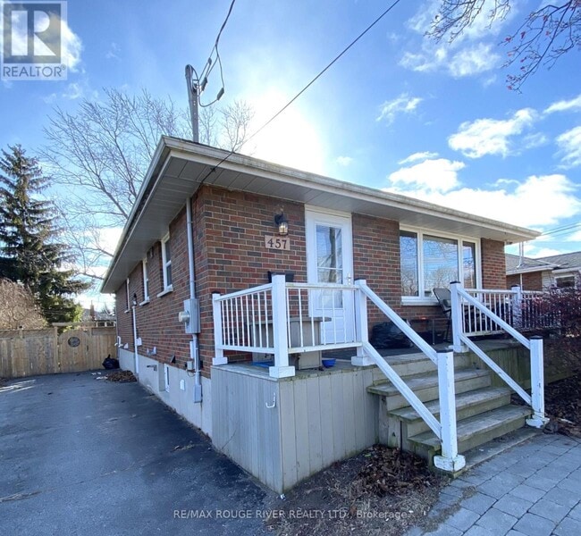 Photo - 457 Marion St