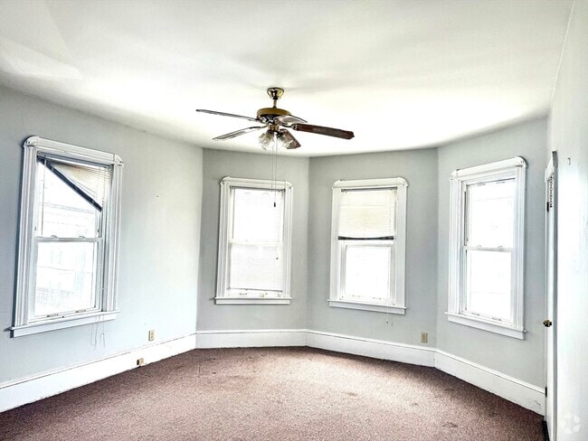 Building Photo - 87 Hathaway St Unit 3 Rental