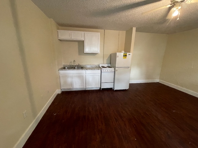 Photo - 227 N 5th Ave