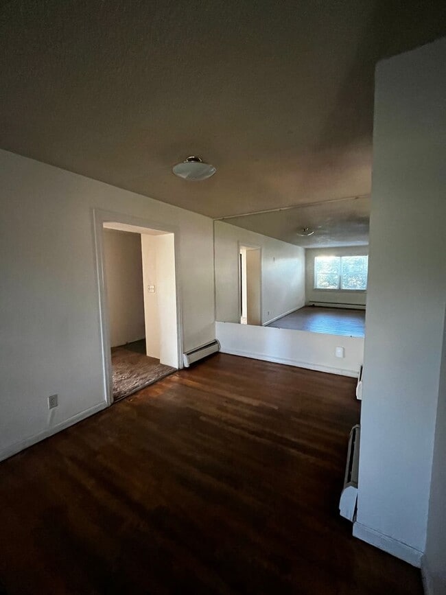 Photo - 1415 W 4th Ave