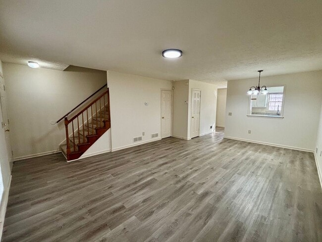 Photo - 5296 Weyden Trail Unit B