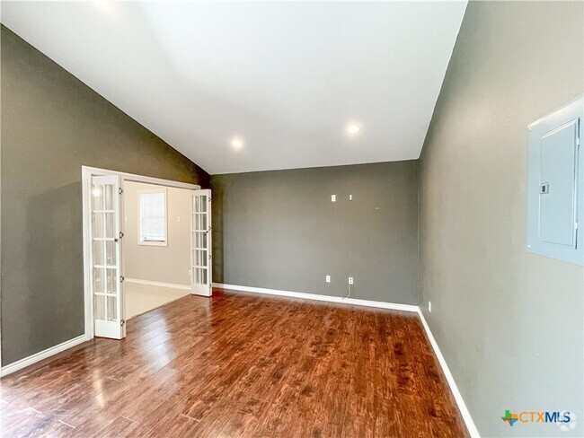 Building Photo - 390 Hampshire St Rental