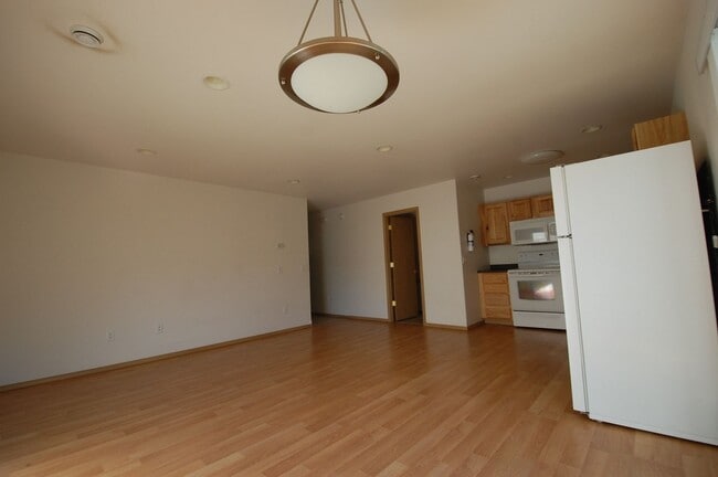 Photo - 4761 Glasgow Dr Unit A