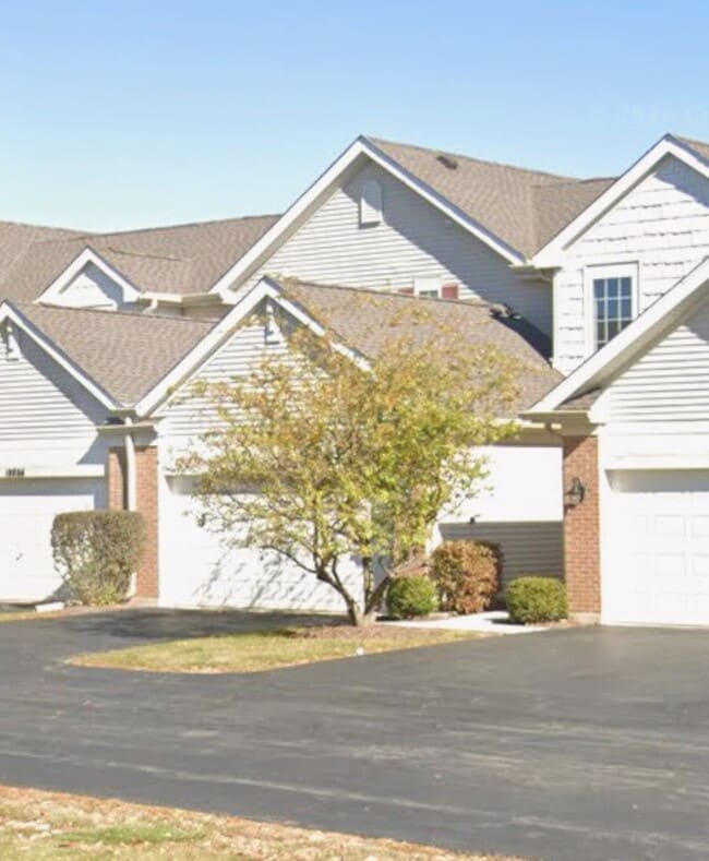 Building Photo - 10884 Cape Cod Ln Unit 10884
