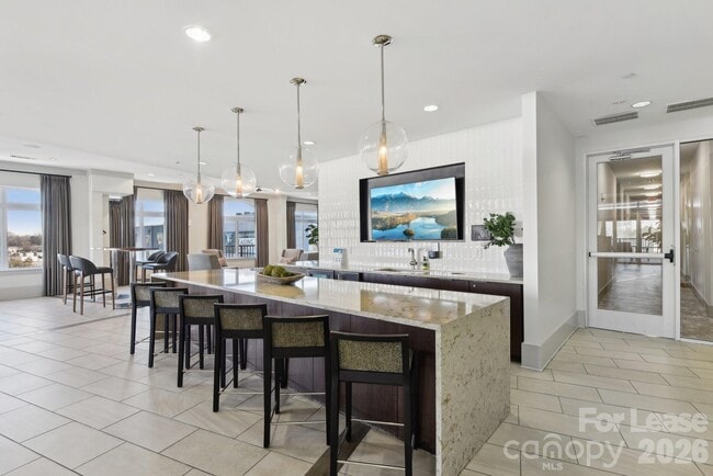 Photo - 905 Kenilworth Ave Unit B4A