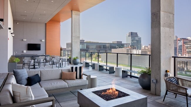 Skylounge - One Six Six