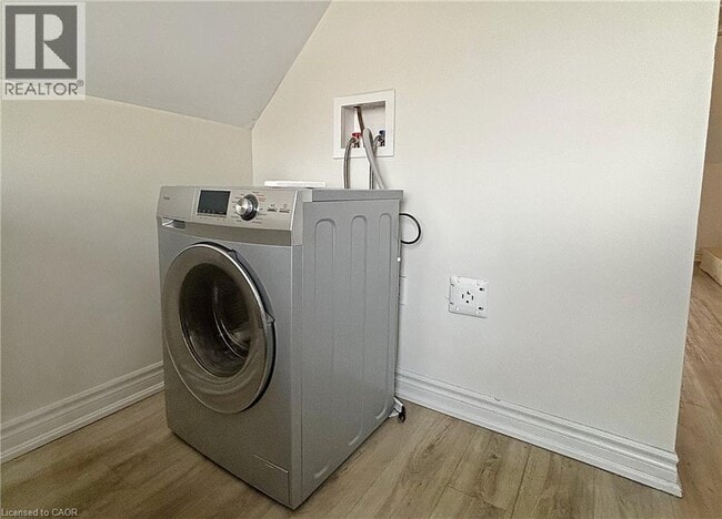 Photo - 76 Wentworth St S