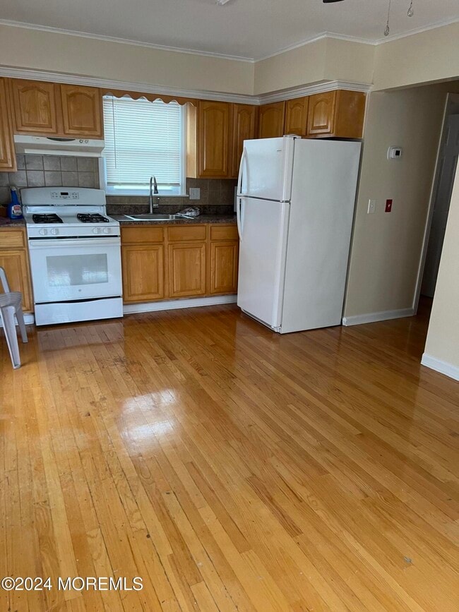 208 Lincoln Ave Unidad C