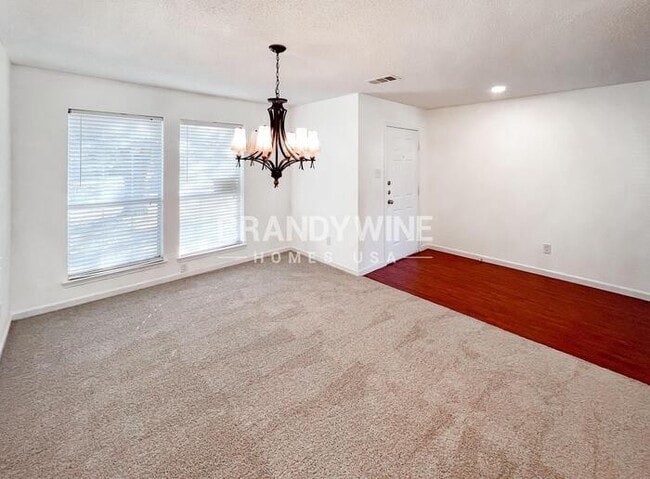 Photo - 1343 Prairie Dr