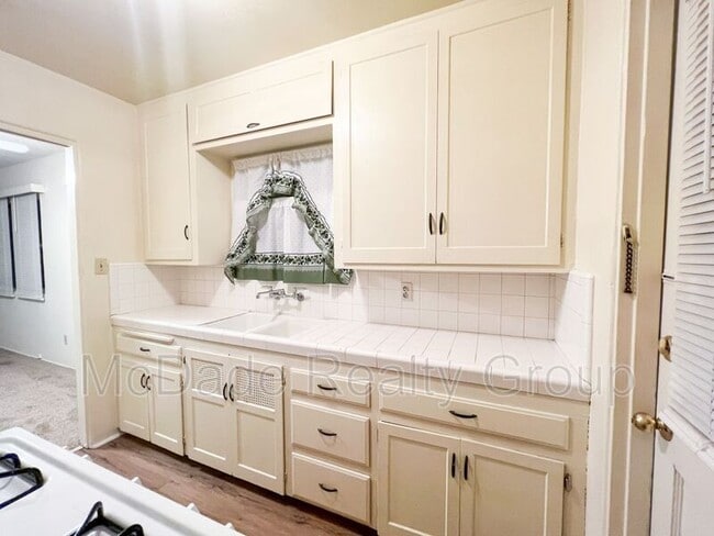 Photo - 522-526 Pepper Dr Unit 514 Pepper Front