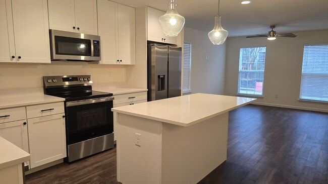 Photo - 425 Sunset Hollow Drive