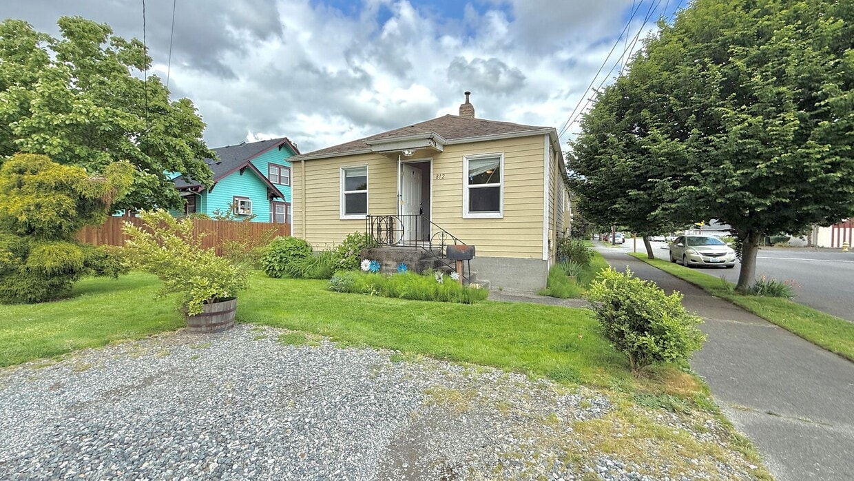 Renton Downtown Duplex rambler home - Move... - Renton Downtown Duplex rambler home - Move...