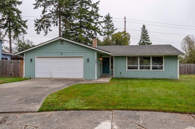 Updated 3 Bedroom, 2 Bath Home with Spacio... - Updated 3 Bedroom, 2 Bath Home with Spacio...