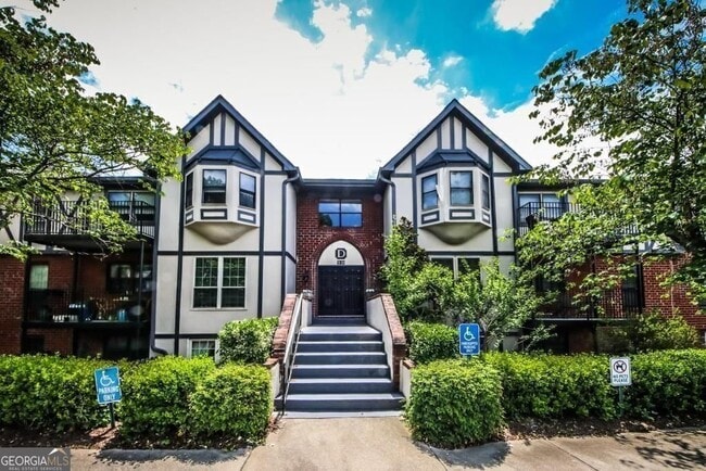 Building Photo - 6851 Roswell Rd Unit D15