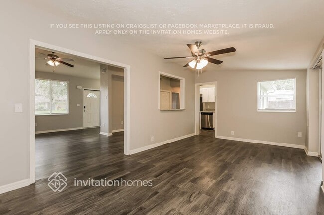 Photo - 813 E River Dr