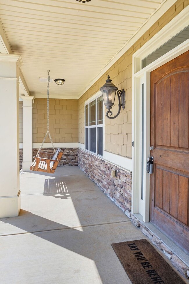 Photo - 346 Yukon Dr