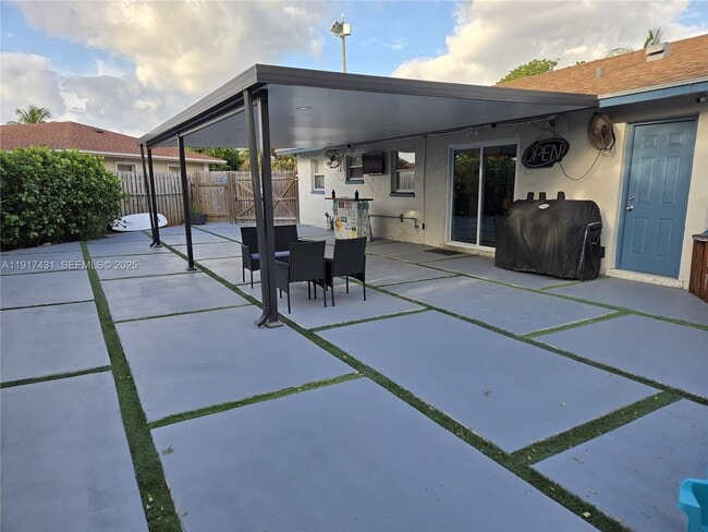 Photo - 2190 NE 1st Ln