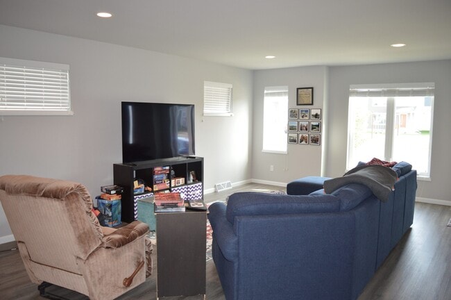 Photo - 5908 Minong Ln