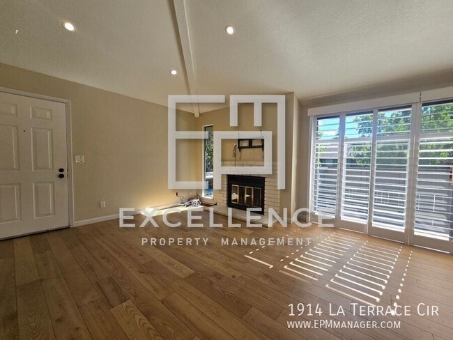 Photo - 1914 La Terrace Cir