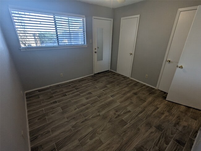 Building Photo - 3000 Guadalupe St Unit 310 Rental