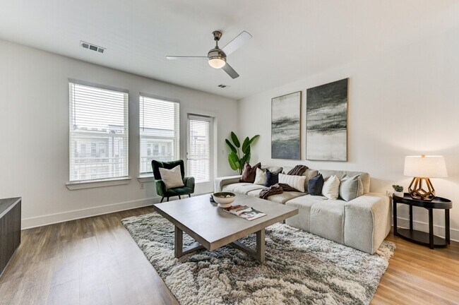 Photo - 975 Memorial Dr SE Unidad SI ID1511234P