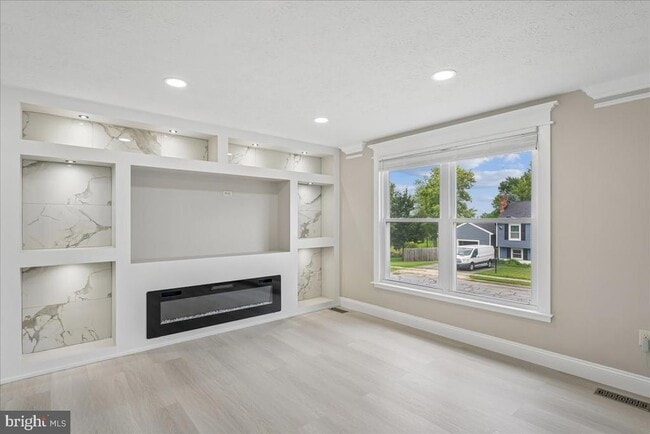 Building Photo - 1315 Danberry Dr