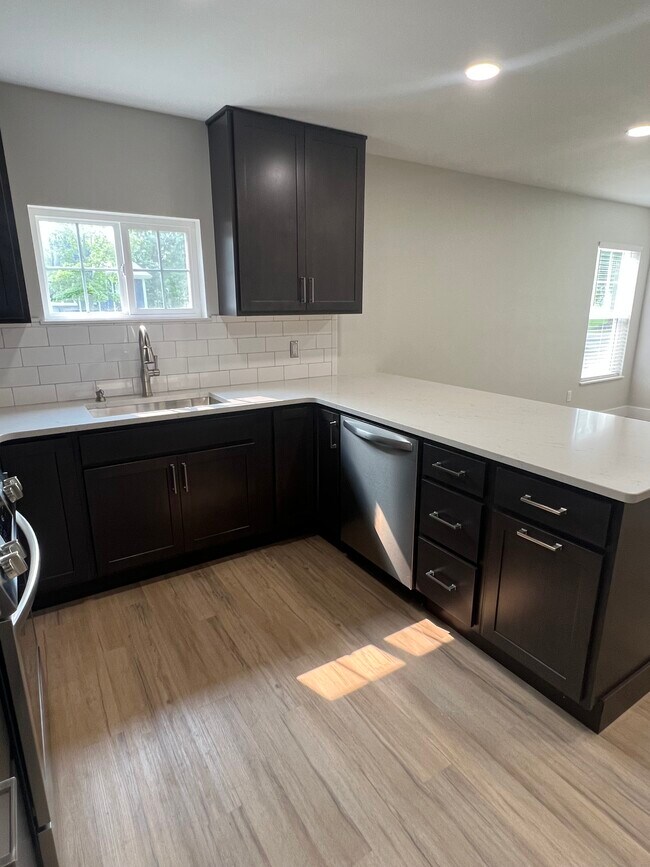 Photo - 249 E Temperance Rd