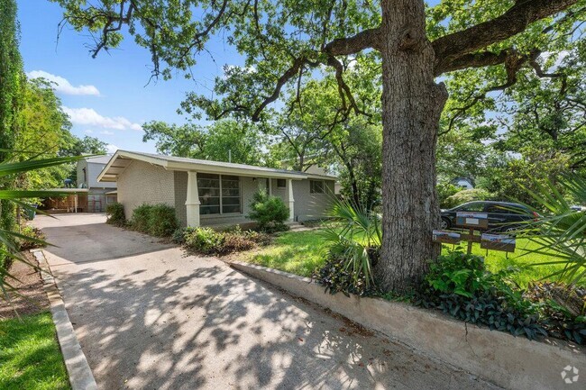 Building Photo - 1706 Palma Plaza Rental