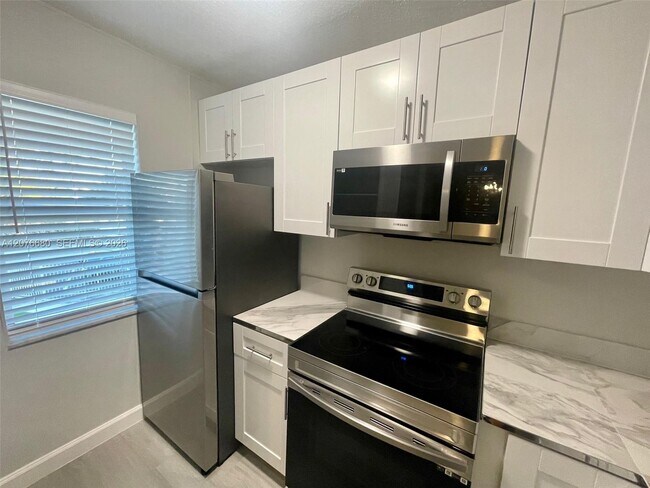 Photo - 1077 SE 22nd Ave Unit N8