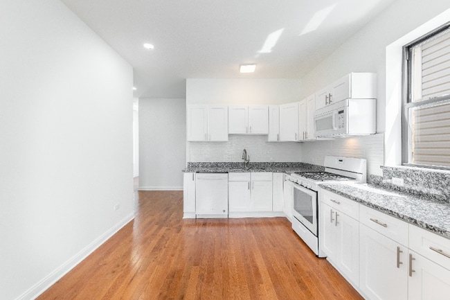 Photo - 914 W 19th St Unit 2