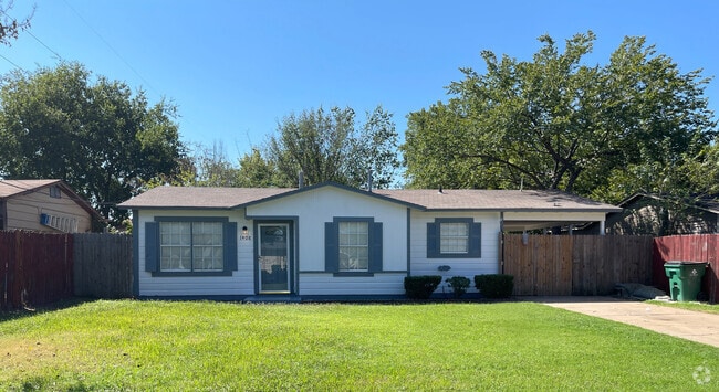 Building Photo - 1408 SE 12th St Rental