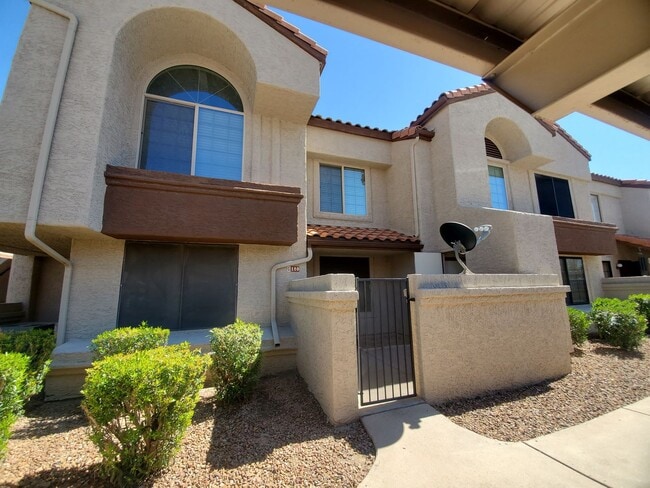 Building Photo - Fiesta Park Condos - 2 bd/2 ba - Mesa- Downstairs Condo Unit 180