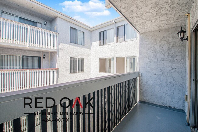 Photo - 379 Newport Ave Unidad 205