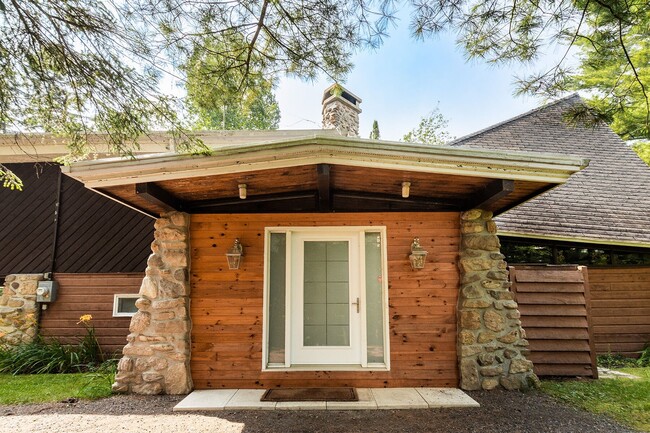 Photo - 8 Pl. d'Artois