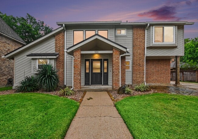 Building Photo - 522 Crestwood Dr