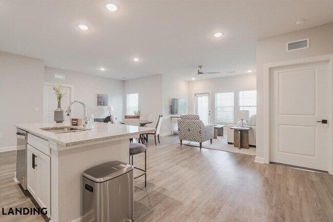 Building Photo - 5001 Willowgate Lp Unit 02-2302
